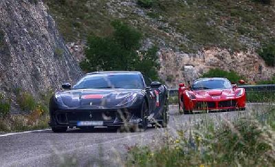 Foto de la Cavalcade Ferrari del año 2024
