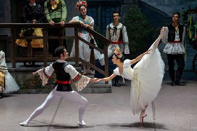 Foto promocional del ballet Coppélia
