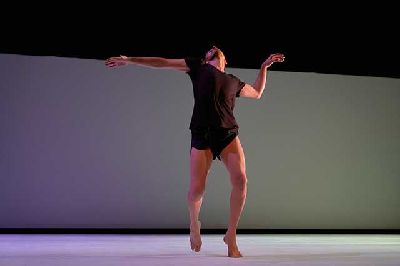 Foto promocional de la pieza de danza El hijo de Daniel Abreu
