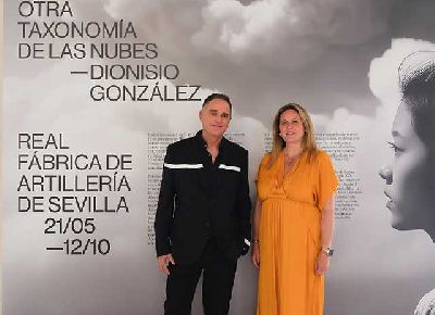 Imagen de la inauguración de la exposición Otra taxonomía de las nubes en la Real Fábrica de Artillería de Sevilla 2025