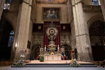 Imagen del altar de plata de la Catedral de Sevilla