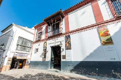Foto de la entrada del Hospital de los Venerables de Sevilla