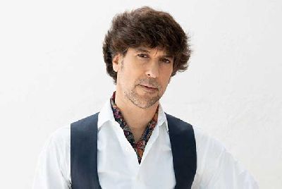 Foto promocional del cantante Manuel Lombo