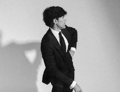 Foto promocional del cantante Manuel Lombo
