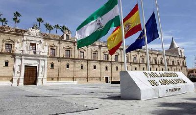 Foto de la portada del Parlamento de Andalucía