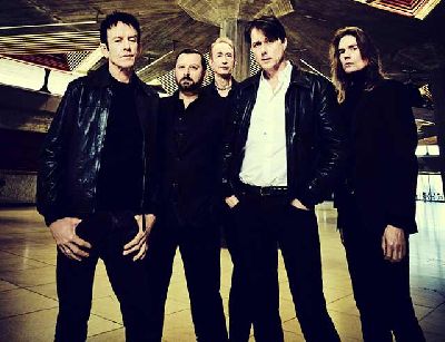 Foto promocional del grupo británico Suede