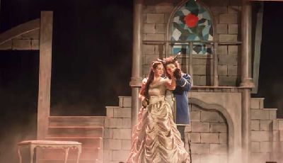 Foto promocional de la obra de teatro La Bella y la Bestia