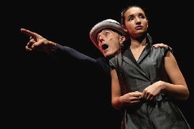 Foto promocional del espectáculo teatral El sí de las niñas de la compañía Jóvenes Clásicos