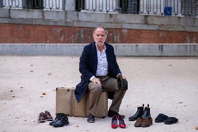 Foto promocional de Luis Bermejo para el espectáculo Hoy tengo algo que hacer de Teatro del Barrio