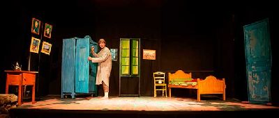 Foto promocional de la obra de teatro La desmetamorfosis de la compañía Ignacio Andreu