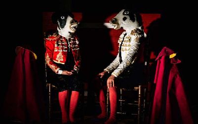 Foto promocional de la obra de teatro Las toreras de la compañía Alumbrar Producciones