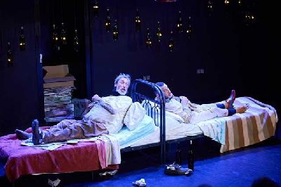 Foto promocional de la obra de teatro Más perdidos que Carracuca de la compañía Tarambana Teatro