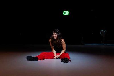 Imagen promocional de la obra de teatro Personas, lugares y cosas con Irene Escolar