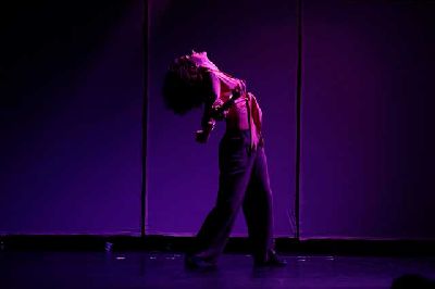 Foto promocional del espectáculo teatral El vacío del espejo de la compañía Teatrapadas