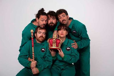 Foto promocional de la obra La verdadera historia de España de la compañía Noche de Repálagos