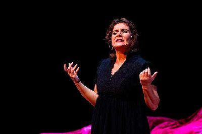 Foto de Rebeca Torres en La violación de Lucrecia de la compañía Teatro Clásico de Sevilla