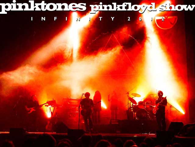 Pink Tones en Sevilla, actuación el sábado 16 de junio de 2012 en la Sala Custom