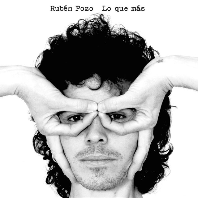 Rubén Pozo en Sevilla, actuación el 10 de mayo de 2012 del ex Pereza presentando 'Lo que más', su primer disco en solitario